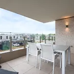 Luxurious With 2 Bedrooms And Balcony *