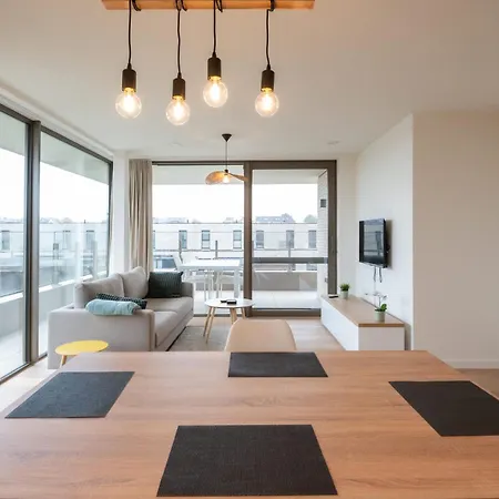 Luxurious With 2 Bedrooms And Balcony Apartament