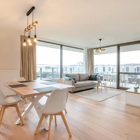 Apartament Luxurious With 2 Bedrooms And Balcony