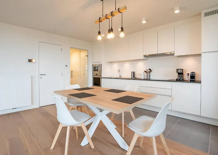 Luxurious With 2 Bedrooms And Balcony Apartment