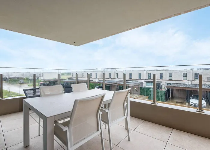 Apartment Luxurious With 2 Bedrooms And Balcony *